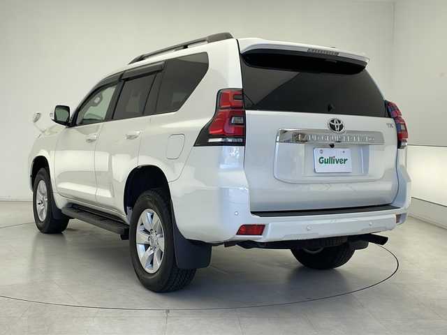 トヨタ ランドクルーザー プラド TX 千葉県 2021(令3)年 1.5万km ホワイトパールクリスタルシャイン 純正9インチナビ/　CD/DVD/Bluetooth/フルセグTV/トヨタセーフティセンス/レーダークルーズコントロール/レーンキープアシスト/衝突軽減ブレーキ/クリアランスソナー/先行車発進警報/ロードサインアシスト/オートハイビーム/ルーフレール/7人乗り/木目調ステアリング/ETC2.0/前方ドラレコ/LEDヘッドライト/フォグランプ/F/Bカメラ/ドアバイザー/フロアマット