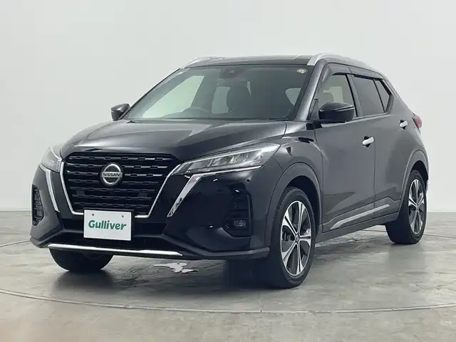 日産 キックス X 群馬県 2021(令3)年 5.3万km ピュアブラック 純正９型ナビ　プロパイロット　全周囲カメラ　シートヒーター　衝突被害軽減ブレーキ　レーンキープアシスト　オートマチックハイビーム　インテリジェントルームミラー　ドライブレコーダー　ＥＴＣ２．０　禁煙車