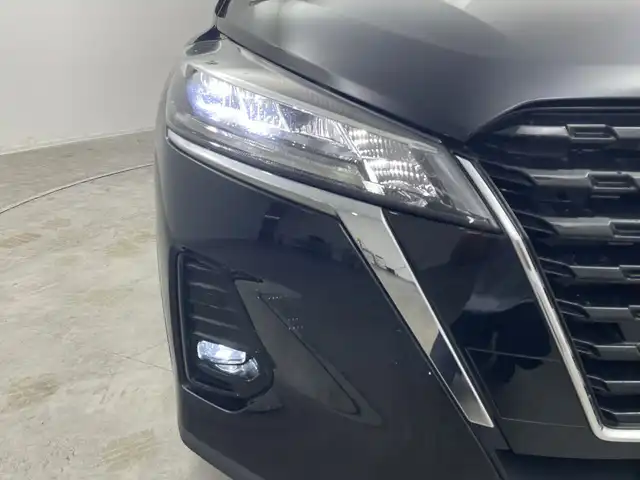 日産 キックス X 群馬県 2021(令3)年 5.3万km ピュアブラック 純正９型ナビ　プロパイロット　全周囲カメラ　シートヒーター　衝突被害軽減ブレーキ　レーンキープアシスト　オートマチックハイビーム　インテリジェントルームミラー　ドライブレコーダー　ＥＴＣ２．０　禁煙車