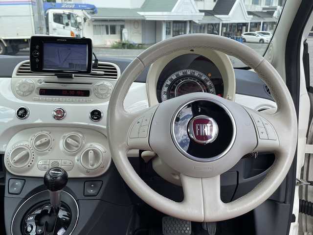 フィアット ５００ 1．2 ポップ 大分県 2014(平26)年 7.3万km 白 社外ポータブルナビ/CDオーディオ/ETC/キーレスキー /アイドリングストップ/MTモード付AT/純正フロアマット