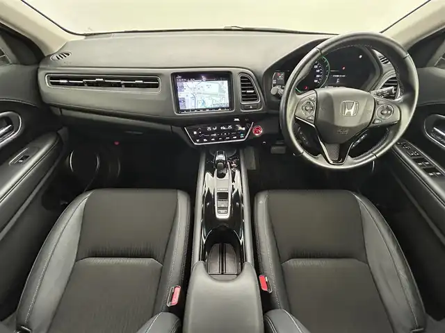 ホンダ ヴェゼル ハイブリッド Z ホンダセンシング 岡山県 2019(平31)年 3.9万km プラチナホワイトパール 純正8型ナビ VXM-197VFEi/地デジ/Bluetooth/DVD/CD/バックカメラ/ビルトインETC/ホンダセンシング /アダプティブクルーズコントロール/LEDライト/オートライト/カーテンエアバッグ/ハーフレザー/シートヒーター /純正17インチアルミ/前後ドラレコ /パドルシフト /純正マット/プッシュスタート /スマートキー