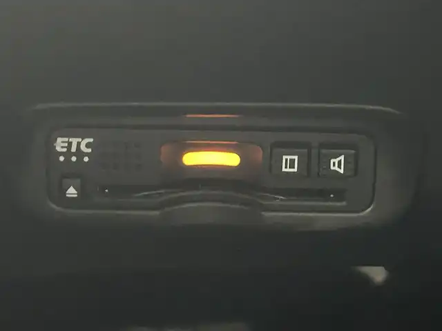 ホンダ ヴェゼル ハイブリッド Z ホンダセンシング 岡山県 2019(平31)年 3.9万km プラチナホワイトパール 純正8型ナビ VXM-197VFEi/地デジ/Bluetooth/DVD/CD/バックカメラ/ビルトインETC/ホンダセンシング /アダプティブクルーズコントロール/LEDライト/オートライト/カーテンエアバッグ/ハーフレザー/シートヒーター /純正17インチアルミ/前後ドラレコ /パドルシフト /純正マット/プッシュスタート /スマートキー