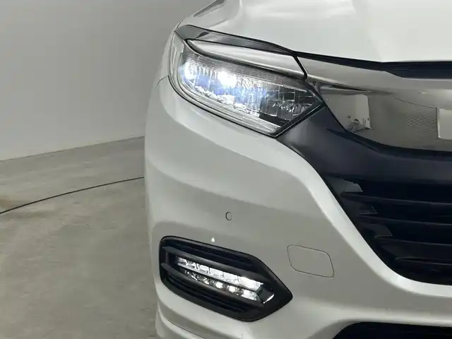 ホンダ ヴェゼル ハイブリッド Z ホンダセンシング 岡山県 2019(平31)年 3.9万km プラチナホワイトパール 純正8型ナビ VXM-197VFEi/地デジ/Bluetooth/DVD/CD/バックカメラ/ビルトインETC/ホンダセンシング /アダプティブクルーズコントロール/LEDライト/オートライト/カーテンエアバッグ/ハーフレザー/シートヒーター /純正17インチアルミ/前後ドラレコ /パドルシフト /純正マット/プッシュスタート /スマートキー