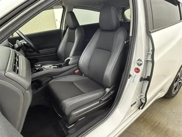 ホンダ ヴェゼル ハイブリッド Z ホンダセンシング 岡山県 2019(平31)年 3.9万km プラチナホワイトパール 純正8型ナビ VXM-197VFEi/地デジ/Bluetooth/DVD/CD/バックカメラ/ビルトインETC/ホンダセンシング /アダプティブクルーズコントロール/LEDライト/オートライト/カーテンエアバッグ/ハーフレザー/シートヒーター /純正17インチアルミ/前後ドラレコ /パドルシフト /純正マット/プッシュスタート /スマートキー