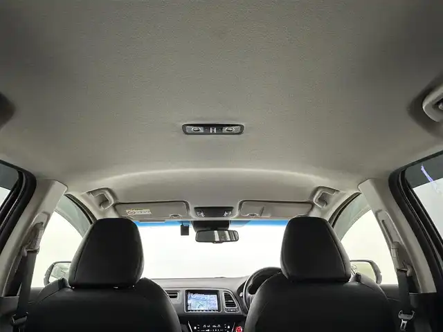 ホンダ ヴェゼル ハイブリッド Z ホンダセンシング 岡山県 2019(平31)年 3.9万km プラチナホワイトパール 純正8型ナビ VXM-197VFEi/地デジ/Bluetooth/DVD/CD/バックカメラ/ビルトインETC/ホンダセンシング /アダプティブクルーズコントロール/LEDライト/オートライト/カーテンエアバッグ/ハーフレザー/シートヒーター /純正17インチアルミ/前後ドラレコ /パドルシフト /純正マット/プッシュスタート /スマートキー