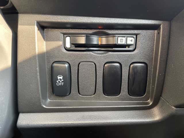 三菱 デリカＤ：５ D－Power package 道東・釧路十勝 2014(平26)年 8.8万km ディープシーグリーンメタリック/アイガーグレーメタリック 4WD/社外ナビ/・フルセグ/CD/DVD/ラジオ/iPod/バックカメラ/クルーズコントロール/両側パワースライドドア/フロントシートヒーター/パドルシフト/ETC/フロアマット/ドアバイザー