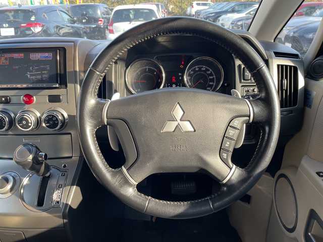 三菱 デリカＤ：５ D－Power package 道東・釧路十勝 2014(平26)年 8.8万km ディープシーグリーンメタリック/アイガーグレーメタリック 4WD/社外ナビ/・フルセグ/CD/DVD/ラジオ/iPod/バックカメラ/クルーズコントロール/両側パワースライドドア/フロントシートヒーター/パドルシフト/ETC/フロアマット/ドアバイザー