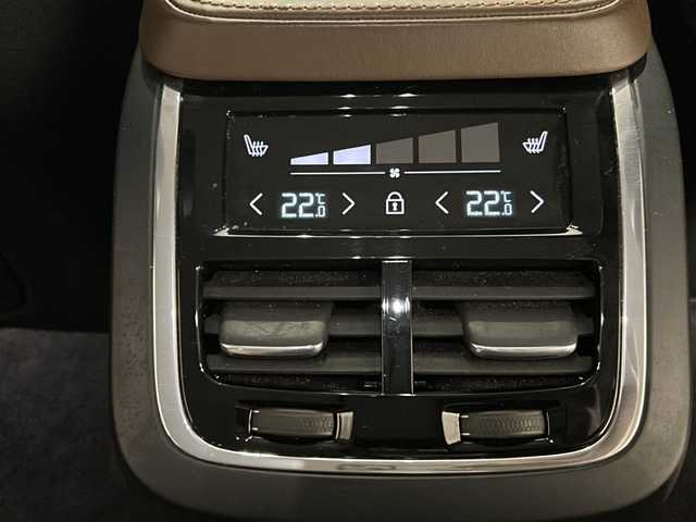 ボルボ ＸＣ９０ T6 AWD インスクリプション 新潟県 2018(平30)年 4.4万km グレー haman/kardon/ワンオーナー/パーフォレーテッドファインナッパレザー/主要装備/City Safety/Apple-car-play/Android-auto/レーンキーピングエイド/パイロットアシスト/全車速追従機能付ACC/純正HDDナビ/フルセグTV/360°カメラ/パーキングアシスト/ETC/ドライブレコーダー/レーダー探知機/レザーシート/パワーシート/シートヒーター/シートベンチレーション/ステアリングヒーター/パワーバックドア/コーナーセンサー/LEDヘッドライト/取扱説明書/保証書/スペアキー