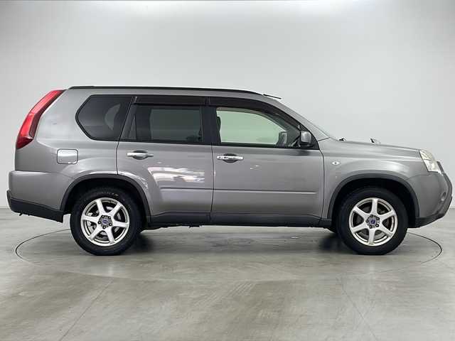 日産 エクストレイル 20Xt 道央・札幌 2011(平23)年 8.7万km ブレードシルバー ・4WD/・社外ナビ（MDV-L503）/&CD&DVD&USB&フルセグTV/・横滑り防止装置/・ダウンヒルアシストコントロール/・全席シートヒーター/・撥水シート/・ETC/・ドアミラーヒーター/・ルーフレール/・オートライト/・スマートキー/・スペアキー
