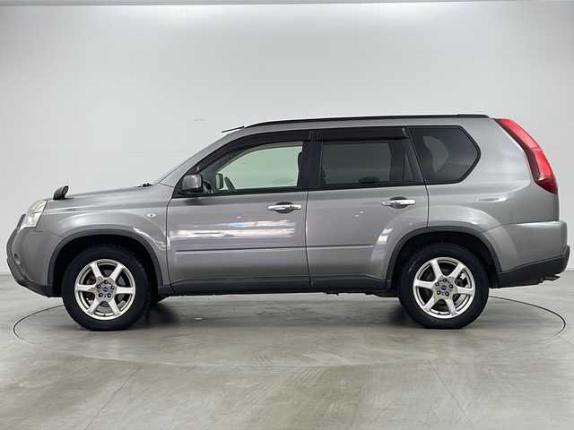 日産 エクストレイル 20Xt 道央・札幌 2011(平23)年 8.7万km ブレードシルバー ・4WD/・社外ナビ（MDV-L503）/&CD&DVD&USB&フルセグTV/・横滑り防止装置/・ダウンヒルアシストコントロール/・全席シートヒーター/・撥水シート/・ETC/・ドアミラーヒーター/・ルーフレール/・オートライト/・スマートキー/・スペアキー