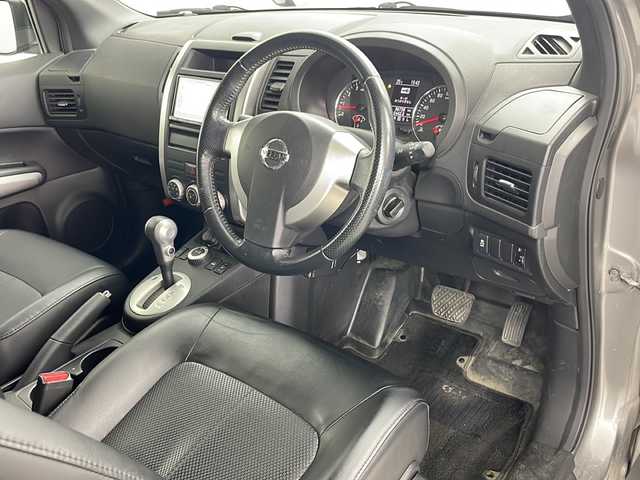 日産 エクストレイル 20Xt 道央・札幌 2011(平23)年 8.7万km ブレードシルバー ・4WD/・社外ナビ（MDV-L503）/&CD&DVD&USB&フルセグTV/・横滑り防止装置/・ダウンヒルアシストコントロール/・全席シートヒーター/・撥水シート/・ETC/・ドアミラーヒーター/・ルーフレール/・オートライト/・スマートキー/・スペアキー