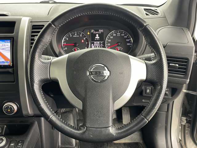 日産 エクストレイル 20Xt 道央・札幌 2011(平23)年 8.7万km ブレードシルバー ・4WD/・社外ナビ（MDV-L503）/&CD&DVD&USB&フルセグTV/・横滑り防止装置/・ダウンヒルアシストコントロール/・全席シートヒーター/・撥水シート/・ETC/・ドアミラーヒーター/・ルーフレール/・オートライト/・スマートキー/・スペアキー