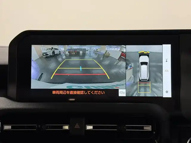 トヨタ ランドクルーザー ２５０ VX 三重県 2024(令6)年 0.8万km プラチナホワイトパールマイカ ガソリン/4WD/MTモード付フロア6AT/12.3インチナビ/（AM/FM/TV/Bluetooth/USB/iPod/CarPlay/AndroidAuto/Miracast）/パノラミックビューモニター（床下透過表示機能付）/ETC2.0/Toyota Safety Sense/●プリクラッシュセーフティ/●レーントレーシングアシスト＋LDA/●レーダークルコン/●オートハイビーム/●ロードサインアシスト/●ドライバー異常時対応システム/●プロアクティブドライビングアシスト/●発進遅れ告知機能/・ブラインドスポットモニター＋安心降車アシスト＋周辺車両接近時サポート（録画機能）/・ドライバーモニター/・パーキングサポートブレーキ（静止物・後方接近車両）/装備/・ムーンルーフ/・デジタルインナーミラー/・黒本革シート/・シートヒーター＋ベンチレーション（D/N）＋ステアリングヒーター/・パワーバックドア/・左右＆後席独立オートエアコン/・パワーシート（Dメモリー付8way/N4way）/・オートワイパー/・寒冷地仕様（リヤフォグライトなど）/・ステアリングスイッチ/・プッシュスタート/・純正18inAW/・保/取/・スマートキーx2/など