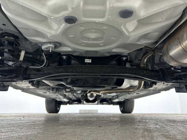 トヨタ ヤリスクロス Z 愛知県 2022(令4)年 0.2万km プラチナホワイトパールマイカ 純正8インチディスプレイオーディオ/・ナビ/・フルセグTV/・Bluetooth/パノラミックビューモニター/ビルトインETC2.0/純正前後ドライブレコーダー/合皮/ファブリックコンビシート/運転席パワーシート/前席シートヒーター/トヨタセーフティセンス/・プリクラッシュセーフティ/・レーントレーシングアシスト/・レーダークルーズコントロール/・オートマチックハイビーム/・ロードサインアシスト/フルLEDヘッドランプ/純正18インチアルミホイール/ステアリングヒーター/ナノイーX/スマートキー