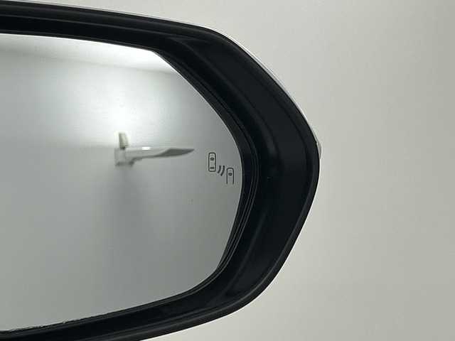 トヨタ ヤリスクロス Z 愛知県 2022(令4)年 0.2万km プラチナホワイトパールマイカ 純正8インチディスプレイオーディオ/・ナビ/・フルセグTV/・Bluetooth/パノラミックビューモニター/ビルトインETC2.0/純正前後ドライブレコーダー/合皮/ファブリックコンビシート/運転席パワーシート/前席シートヒーター/トヨタセーフティセンス/・プリクラッシュセーフティ/・レーントレーシングアシスト/・レーダークルーズコントロール/・オートマチックハイビーム/・ロードサインアシスト/フルLEDヘッドランプ/純正18インチアルミホイール/ステアリングヒーター/ナノイーX/スマートキー