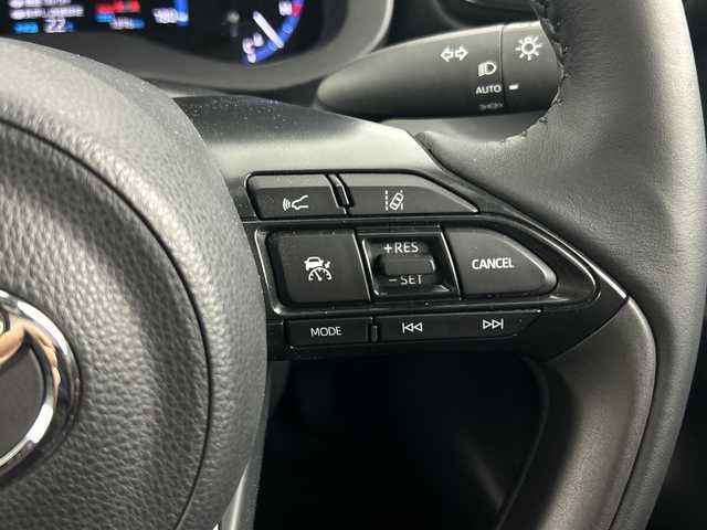 トヨタ ヤリスクロス Z 愛知県 2022(令4)年 0.2万km プラチナホワイトパールマイカ 純正8インチディスプレイオーディオ/・ナビ/・フルセグTV/・Bluetooth/パノラミックビューモニター/ビルトインETC2.0/純正前後ドライブレコーダー/合皮/ファブリックコンビシート/運転席パワーシート/前席シートヒーター/トヨタセーフティセンス/・プリクラッシュセーフティ/・レーントレーシングアシスト/・レーダークルーズコントロール/・オートマチックハイビーム/・ロードサインアシスト/フルLEDヘッドランプ/純正18インチアルミホイール/ステアリングヒーター/ナノイーX/スマートキー