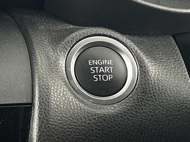 トヨタ ヤリスクロス Z 愛知県 2022(令4)年 0.2万km プラチナホワイトパールマイカ 純正8インチディスプレイオーディオ/・ナビ/・フルセグTV/・Bluetooth/パノラミックビューモニター/ビルトインETC2.0/純正前後ドライブレコーダー/合皮/ファブリックコンビシート/運転席パワーシート/前席シートヒーター/トヨタセーフティセンス/・プリクラッシュセーフティ/・レーントレーシングアシスト/・レーダークルーズコントロール/・オートマチックハイビーム/・ロードサインアシスト/フルLEDヘッドランプ/純正18インチアルミホイール/ステアリングヒーター/ナノイーX/スマートキー