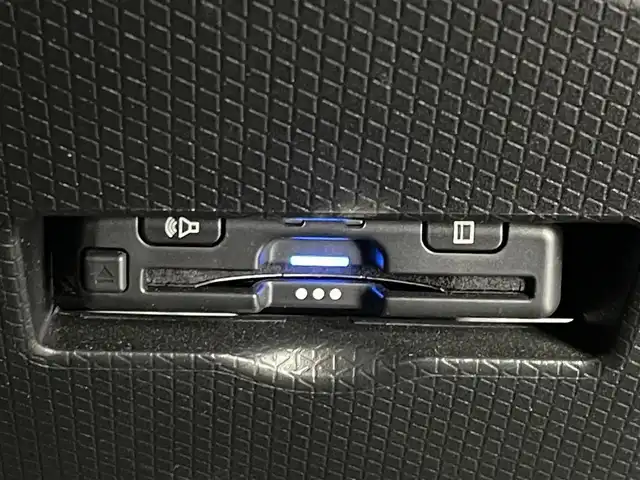 ダイハツ タント ファンクロスターボ 埼玉県 2023(令5)年 0.7万km サンドベージュメタリック スマートアシスト　社外９インチナビ　パノラマモニター　ビルトインＥＴＣ　ドライブレコーダー　シートヒーター　ＨＤＭＩ　純正アルミホイール　スマートキー　オートハイビーム　ＬＥＤヘッドライト　地デジＴＶ