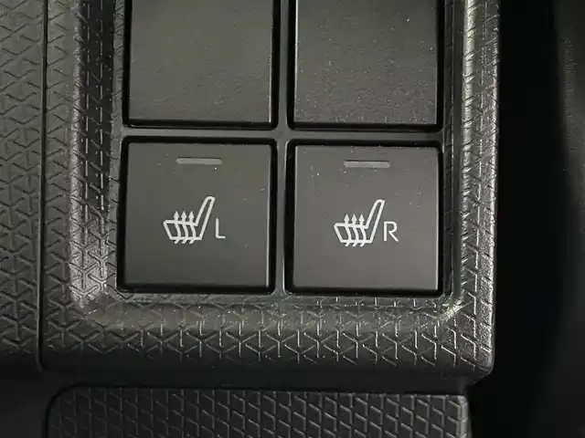 ダイハツ タント ファンクロスターボ 埼玉県 2023(令5)年 0.7万km サンドベージュメタリック スマートアシスト　社外９インチナビ　パノラマモニター　ビルトインＥＴＣ　ドライブレコーダー　シートヒーター　ＨＤＭＩ　純正アルミホイール　スマートキー　オートハイビーム　ＬＥＤヘッドライト　地デジＴＶ