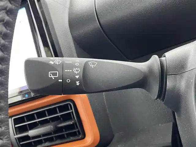 ダイハツ タント ファンクロスターボ 埼玉県 2023(令5)年 0.7万km サンドベージュメタリック スマートアシスト　社外９インチナビ　パノラマモニター　ビルトインＥＴＣ　ドライブレコーダー　シートヒーター　ＨＤＭＩ　純正アルミホイール　スマートキー　オートハイビーム　ＬＥＤヘッドライト　地デジＴＶ