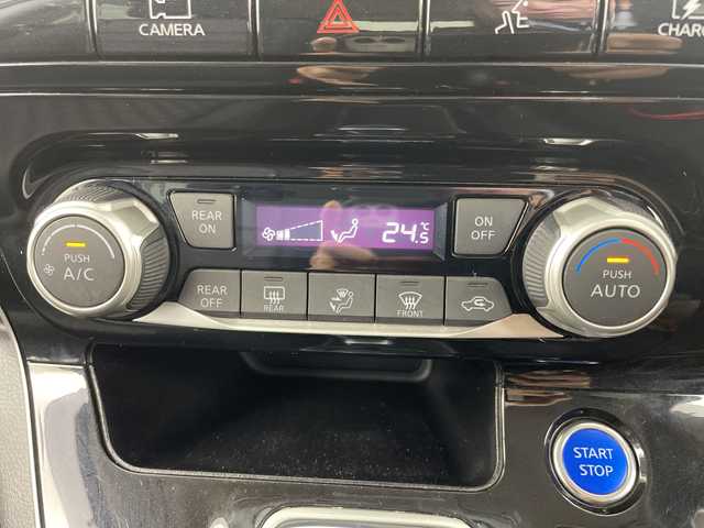 日産 セレナ e－パワー ハイウェイスター V 岐阜県 2021(令3)年 6.5万km ダークメタルグレー プロパイロット/10インチ純正SDナビ/フルセグ/BT/DVD/アラウンドビューモニター/デジタルインナーミラー/ビルトインETC/車線逸脱警報/車線逸脱防止支援/後側方車両検知警報/後側方衝突防止支援/エマージェンシーブレーキ/クリアランスソナー/両側パワースライドドア/LEDオートライト/フォグランプ/ハイビームアシスト/純正15インチAW/シートバックテーブル/サンシェード/純正フロアマット/サイドバイザー/スマートキー/スペアキー