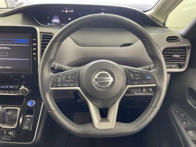 日産 セレナ e－パワー ハイウェイスター V 岐阜県 2021(令3)年 6.5万km ダークメタルグレー プロパイロット/10インチ純正SDナビ/フルセグ/BT/DVD/アラウンドビューモニター/デジタルインナーミラー/ビルトインETC/車線逸脱警報/車線逸脱防止支援/後側方車両検知警報/後側方衝突防止支援/エマージェンシーブレーキ/クリアランスソナー/両側パワースライドドア/LEDオートライト/フォグランプ/ハイビームアシスト/純正15インチAW/シートバックテーブル/サンシェード/純正フロアマット/サイドバイザー/スマートキー/スペアキー