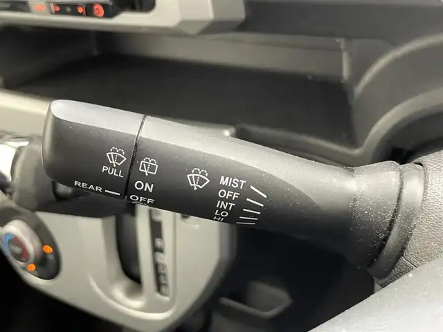 ダイハツ ウェイク X SA 滋賀県 2015(平27)年 8万km パールホワイトⅢ 社外メモリーナビ/フルセグテレビ/バックカメラ/片側パワースライドドア/アイドリングストップ/LEDヘッドライト/衝突軽減ブレーキ/オートライト/ETC/ステアリングスイッチ/プッシュスタート/スマートキー