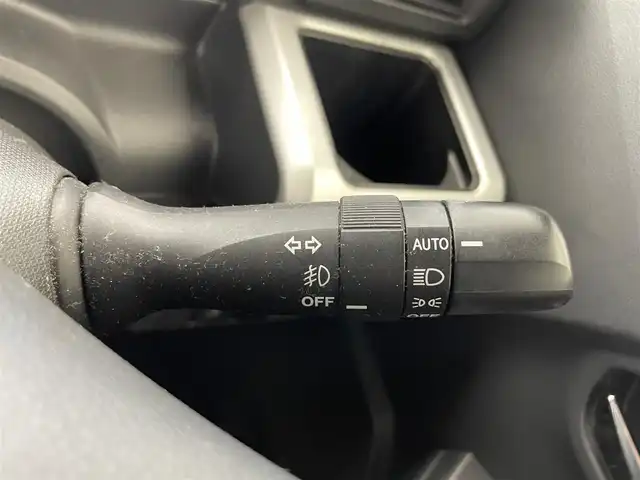ダイハツ ウェイク X SA 滋賀県 2015(平27)年 8万km パールホワイトⅢ 社外メモリーナビ/フルセグテレビ/バックカメラ/片側パワースライドドア/アイドリングストップ/LEDヘッドライト/衝突軽減ブレーキ/オートライト/ETC/ステアリングスイッチ/プッシュスタート/スマートキー