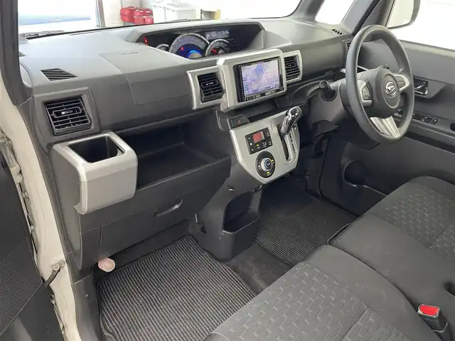 ダイハツ ウェイク X SA 滋賀県 2015(平27)年 8万km パールホワイトⅢ 社外メモリーナビ/フルセグテレビ/バックカメラ/片側パワースライドドア/アイドリングストップ/LEDヘッドライト/衝突軽減ブレーキ/オートライト/ETC/ステアリングスイッチ/プッシュスタート/スマートキー