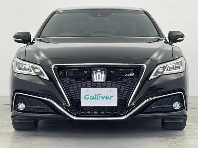 トヨタ クラウン ハイブリッド RS アドバンス 群馬県 2018(平30)年 6.9万km プレシャスブラックパール 本革シート/・前席パワーシート(シートヒーター/シートベンチレーション)/ビルトインETC2.0/＝＝＝＝＝＝＝＝＝/純正8インチSDナビゲーション/・フルセグ/AM/FM/Bluetooth/Miracast/・USB/AUX/CD/DVD/===========/3眼LEDヘッドランプ(オートレベリング機能付)＋LEDクリアランスランプ(デイライト機能/ヘッドランプクリーナー)/Toyota Safety Sense/・プリクラッシュセーフティ(歩行者・自転車運転者検知機能付衝突回避支援タイプ/ミリ波レーダー＋単眼カメラ方式)/・レーントレーシングアシスト/・レーダークルーズコントロール(全車速追従機能付)/・ロードサインアシスト/・アダプティブハイビームシステム/先行車発進告知機能/ブラインドスポットモニター/インテリジェントクリアランスソナー/リヤロストラフィックオートブレーキ