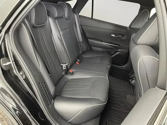 トヨタ クラウン ハイブリッド RS アドバンス 群馬県 2018(平30)年 6.9万km プレシャスブラックパール 本革シート/・前席パワーシート(シートヒーター/シートベンチレーション)/ビルトインETC2.0/＝＝＝＝＝＝＝＝＝/純正8インチSDナビゲーション/・フルセグ/AM/FM/Bluetooth/Miracast/・USB/AUX/CD/DVD/===========/3眼LEDヘッドランプ(オートレベリング機能付)＋LEDクリアランスランプ(デイライト機能/ヘッドランプクリーナー)/Toyota Safety Sense/・プリクラッシュセーフティ(歩行者・自転車運転者検知機能付衝突回避支援タイプ/ミリ波レーダー＋単眼カメラ方式)/・レーントレーシングアシスト/・レーダークルーズコントロール(全車速追従機能付)/・ロードサインアシスト/・アダプティブハイビームシステム/先行車発進告知機能/ブラインドスポットモニター/インテリジェントクリアランスソナー/リヤロストラフィックオートブレーキ