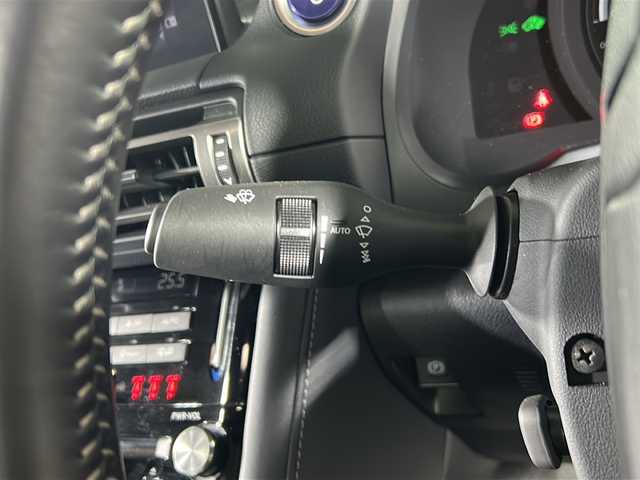 レクサス ＩＳ 300h Fスポーツ 広島県 2022(令4)年 0.7万km ホワイトノーヴァガラスフレーク 禁煙/ムーンルーフ/純正ナビ/CD/DVD/Blu-ray/DTV/Bluetooth/パノラミックビューモニター/オレンジキャリパー/レザーシート/シートヒーター/パワーシート/ステアリングヒーター/ステアリングスイッチ/パドルシフト/前後ドライブレコーダー/ビルトインETC2.0/純正19インチアルミホイール/スマートキー/カードキー/プッシュスタート/保証書・取扱説明書