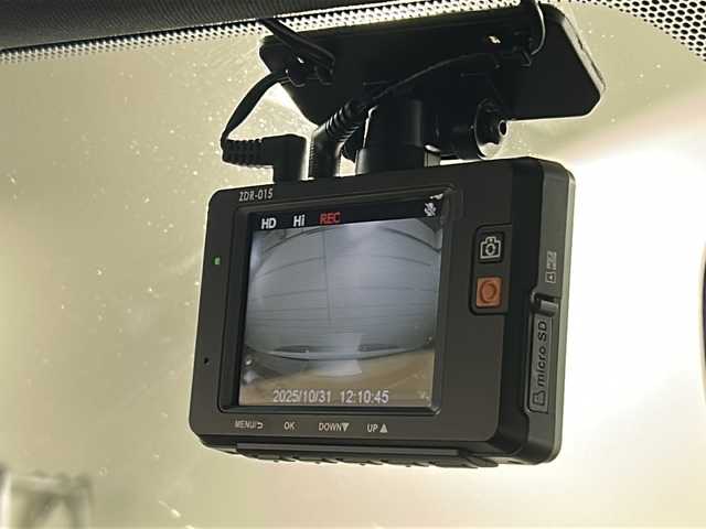 レクサス ＩＳ 300h Fスポーツ 広島県 2022(令4)年 0.7万km ホワイトノーヴァガラスフレーク 禁煙/ムーンルーフ/純正ナビ/CD/DVD/Blu-ray/DTV/Bluetooth/パノラミックビューモニター/オレンジキャリパー/レザーシート/シートヒーター/パワーシート/ステアリングヒーター/ステアリングスイッチ/パドルシフト/前後ドライブレコーダー/ビルトインETC2.0/純正19インチアルミホイール/スマートキー/カードキー/プッシュスタート/保証書・取扱説明書