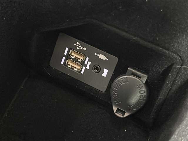 レクサス ＩＳ 300h Fスポーツ 広島県 2022(令4)年 0.7万km ホワイトノーヴァガラスフレーク 禁煙/ムーンルーフ/純正ナビ/CD/DVD/Blu-ray/DTV/Bluetooth/パノラミックビューモニター/オレンジキャリパー/レザーシート/シートヒーター/パワーシート/ステアリングヒーター/ステアリングスイッチ/パドルシフト/前後ドライブレコーダー/ビルトインETC2.0/純正19インチアルミホイール/スマートキー/カードキー/プッシュスタート/保証書・取扱説明書