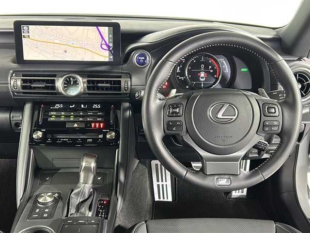 レクサス ＩＳ 300h Fスポーツ 広島県 2022(令4)年 0.7万km ホワイトノーヴァガラスフレーク 禁煙/ムーンルーフ/純正ナビ/CD/DVD/Blu-ray/DTV/Bluetooth/パノラミックビューモニター/オレンジキャリパー/レザーシート/シートヒーター/パワーシート/ステアリングヒーター/ステアリングスイッチ/パドルシフト/前後ドライブレコーダー/ビルトインETC2.0/純正19インチアルミホイール/スマートキー/カードキー/プッシュスタート/保証書・取扱説明書