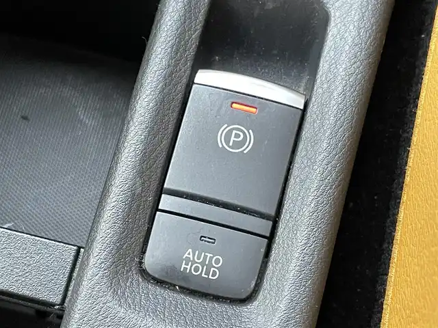 日産 キックス X ツートーンインテリアED 群馬県 2021(令3)年 5万km ラディアントレッド/ピュアブラック 2トーン 純正９インチナビ　アラウンドビューモニター　プロパイロット　ＬＥＤ　オートハイビーム　シートヒーター　純正１７インチＡＷ　ステアリングヒーター　ステアリングリモコン　ＥＴＣ　ドライブレコーダー　禁煙車