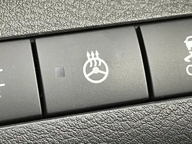 日産 キックス X ツートーンインテリアED 群馬県 2021(令3)年 5万km ラディアントレッド/ピュアブラック 2トーン 純正９インチナビ　アラウンドビューモニター　プロパイロット　ＬＥＤ　オートハイビーム　シートヒーター　純正１７インチＡＷ　ステアリングヒーター　ステアリングリモコン　ＥＴＣ　ドライブレコーダー　禁煙車