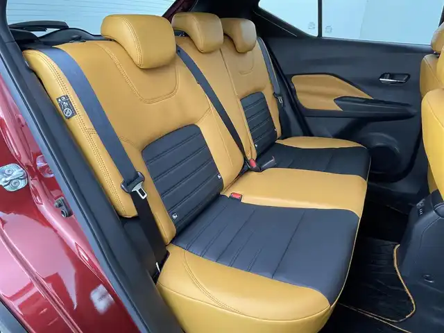 日産 キックス X ツートーンインテリアED 群馬県 2021(令3)年 5万km ラディアントレッド/ピュアブラック 2トーン 純正９インチナビ　アラウンドビューモニター　プロパイロット　ＬＥＤ　オートハイビーム　シートヒーター　純正１７インチＡＷ　ステアリングヒーター　ステアリングリモコン　ＥＴＣ　ドライブレコーダー　禁煙車