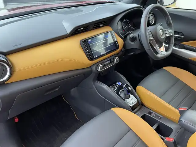 日産 キックス X ツートーンインテリアED 群馬県 2021(令3)年 5万km ラディアントレッド/ピュアブラック 2トーン 純正９インチナビ　アラウンドビューモニター　プロパイロット　ＬＥＤ　オートハイビーム　シートヒーター　純正１７インチＡＷ　ステアリングヒーター　ステアリングリモコン　ＥＴＣ　ドライブレコーダー　禁煙車