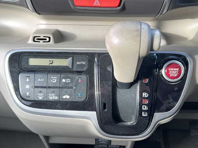 ホンダ Ｎ ＢＯＸ G Lパッケージ 秋田県 2014(平26)年 6.9万km カトラリーシルバーM 4WD/純正メモリナビ/Bluetooth、CD/DVD、ワンセグTV/バックカメラ/ETC/片側パワースライドドア/純正14インチAW
