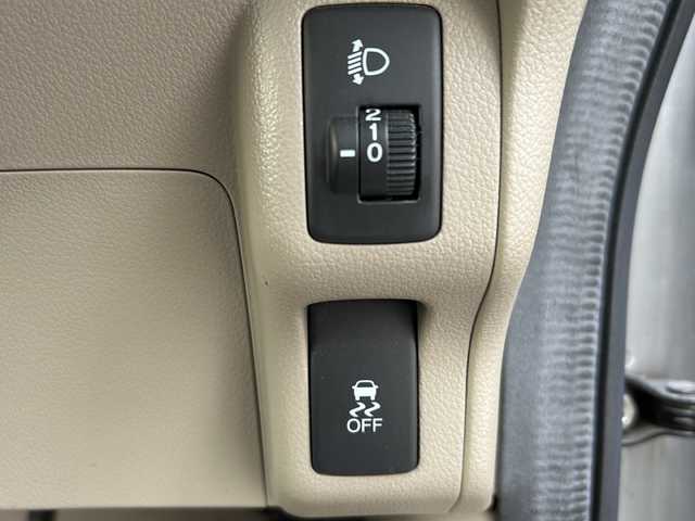 ホンダ Ｎ ＢＯＸ G Lパッケージ 秋田県 2014(平26)年 6.9万km カトラリーシルバーM 4WD/純正メモリナビ/Bluetooth、CD/DVD、ワンセグTV/バックカメラ/ETC/片側パワースライドドア/純正14インチAW