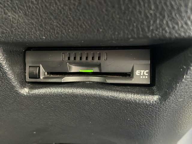 トヨタ シエンタ ハイブリッド G クエロ 兵庫県 2020(令2)年 5.3万km ホワイトパールクリスタルシャイン 純正SDナビ　フルセグ、DVD、BT、AM、FM/バックカメラ/ビルトインETC/クルーズコントロール/衝突被害軽減ブレーキ/車線逸脱警報/両側パワースライドドア/ハーフレザーシート/前方ドライブレコーダー/プッシュスタート/スマートキー×２	/横滑り防止/純正フロアマット