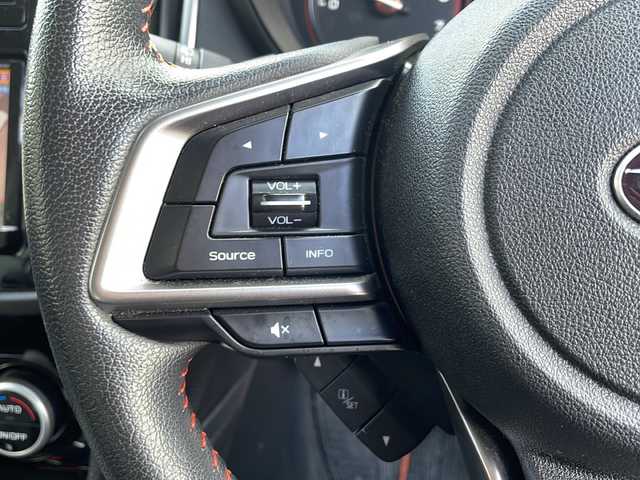 スバル フォレスター X－ブレイク 新潟県 2018(平30)年 5.5万km クリスタルホワイトP ワンオーナー/禁煙車/純正メモリーナビ/バック・サイドカメラ/シートヒーター/前席パワーシート/社外後席モニター/パワーバックドア/レーダークルーズコントロール/ステアリングヒーター/ルーフレール/オートマチックハイビーム/ドラレコ/ＥＴＣ/衝突軽減/フォグランプ/レーンキープアシスト/コーナーセンサー/純正17インチアルミホイール(225/60/R17)