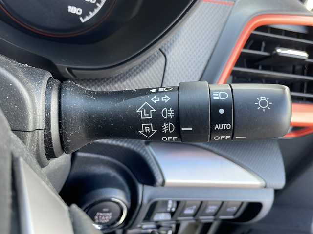 スバル フォレスター X－ブレイク 新潟県 2018(平30)年 5.5万km クリスタルホワイトP ワンオーナー/禁煙車/純正メモリーナビ/バック・サイドカメラ/シートヒーター/前席パワーシート/社外後席モニター/パワーバックドア/レーダークルーズコントロール/ステアリングヒーター/ルーフレール/オートマチックハイビーム/ドラレコ/ＥＴＣ/衝突軽減/フォグランプ/レーンキープアシスト/コーナーセンサー/純正17インチアルミホイール(225/60/R17)