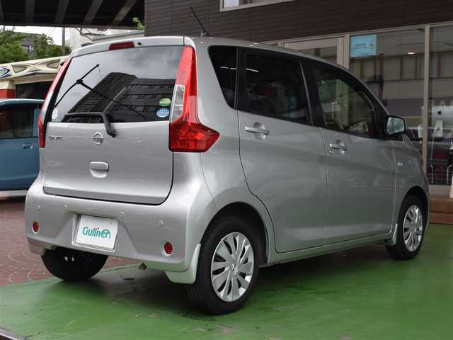 日産 デイズ J 神奈川県 2018(平30)年 2万km スターリングシルバーM ワンオーナー/保証書/取扱説明書/エマージェンシーブレーキ/踏み間違い衝突防止アシスト/キーレス/スペアキー/CDオーディオ/ライトレベライザー/ドアバイザー/フロアーマット