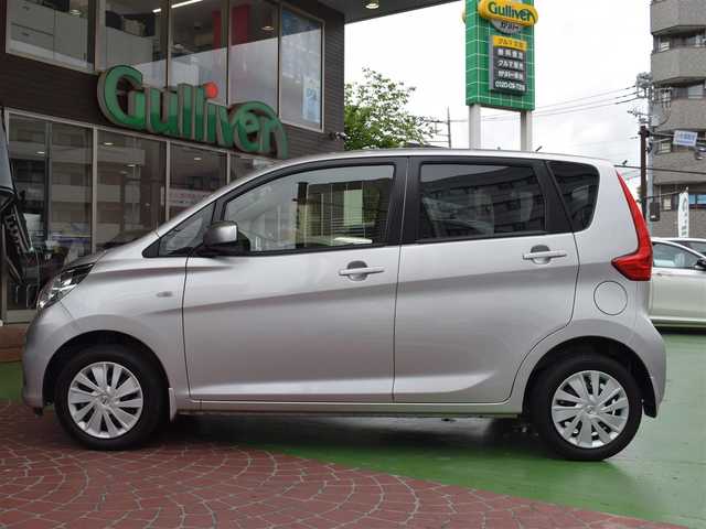 日産 デイズ J 神奈川県 2018(平30)年 2万km スターリングシルバーM ワンオーナー/保証書/取扱説明書/エマージェンシーブレーキ/踏み間違い衝突防止アシスト/キーレス/スペアキー/CDオーディオ/ライトレベライザー/ドアバイザー/フロアーマット