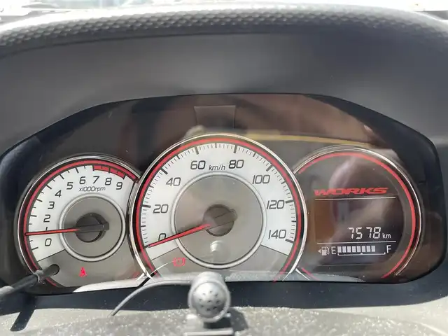 スズキ アルト ワークス 愛知県 2021(令3)年 0.8万km スチールシルバーM ワンオーナー/ターボ/5速MT/社外メモリナビ/（DVD/フルセグTV/Bluetooth/USB）/前席レカロセミバケットシート/横滑り防止機能/純正HIDヘッドライト/フォグランプ/純正15インチアルミホイール/スマートキー/保証書/取扱説明書