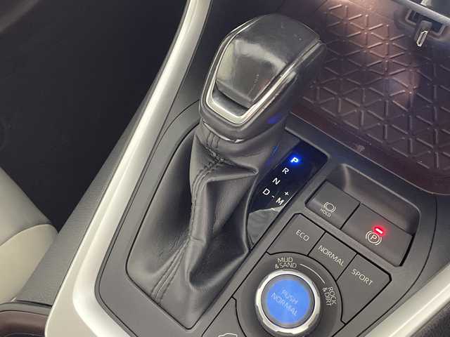 トヨタ ＲＡＶ４ G Zパッケージ 神奈川県 2020(令2)年 4.7万km ホワイトパールクリスタルシャイン トヨタセーフティセンス/TRDエアロ(F/S/R)/TRDオーバーフェンダー/社外9型ナビ/・BT/フルセグTV/SD/CD/DVD/HDMI/USB/バックカメラ/ムーンルーフ/デジタルインナーミラー/BSM/ライトグレー合皮シート/パワーシート(D)/シートヒーター(D/N)/メモリシート(D)/電動サイドブレーキ/オートブレーキホールド/ECO/SPORT/MYD/ROCK/SNOWモード/ダウンヒルアシストコントロール/ドライブレコーダー/ビルトインETC/パワーバックドア/スマートキー/プッシュスタートボタン/革巻きステアリング/ステアリングスイッチ/Autoライト/ステアリングヒーター/LEDヘッドライト/フォグランプ/電動格納ミラー/ウィンカーミラー/ルーフレール/純正アルミホイール/社外ドアバイザー/社外フロアマット