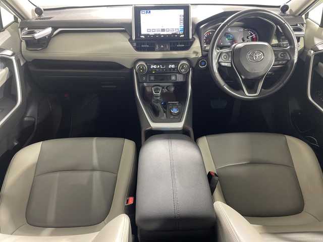 トヨタ ＲＡＶ４ G Zパッケージ 神奈川県 2020(令2)年 4.7万km ホワイトパールクリスタルシャイン トヨタセーフティセンス/社外9型ナビ/・BT/フルセグTV/SD/CD/DVD/HDMI/USB/バックカメラ/ムーンルーフ/デジタルインナーミラー/BSM/ライトグレー合皮シート/パワーシート(D)/シートヒーター(D/N)/メモリシート(D)/TRDエアロ(F/S/R)/TRDオーバーフェンダー/電動サイドブレーキ/オートブレーキホールド/ECO/SPORT/MYD/ROCK/SNOWモード/ダウンヒルアシストコントロール/ドライブレコーダー/ビルトインETC/パワーバックドア/スマートキー/プッシュスタートボタン/革巻きステアリング/ステアリングスイッチ/Autoライト/ステアリングヒーター/LEDヘッドライト/フォグランプ/電動格納ミラー/ウィンカーミラー/ルーフレール/純正アルミホイール/社外ドアバイザー/社外フロアマット