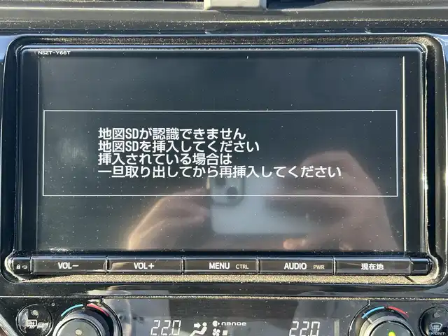 トヨタ カムリ G 岡山県 2018(平30)年 7.3万km プラチナホワイトパールマイカ 登録時走行距離 72287km/ワンオーナー/禁煙車/純正9インチナビ(NSZT-Y66T)/　(CD/DVD/フルセグTV/Bluetooth)/バックカメラ/クルーズコントロール(追従走行あり)/衝突被害軽減システム(PCS)/車線逸脱警報（LDA）/後側方車両検知警報(BSM)/ビルトインETC2.0/D席パワーシート/革巻きステアリング/ステアリングスイッチ/純正LEDヘッドライト/フォグライト/オートライト/プッシュスタート/スマートキー/MTモード付きAT/アイドリングストップ/純正アルミホイール 17インチ/ドアバイザー/電動格納ミラー/純正フロアマット/横滑防止装置/盗難防止装置/取扱説明書/新車時整備手帳（保証書）
